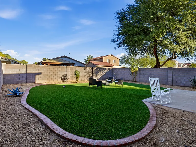 220 W Beechnut Pl — Photo 36