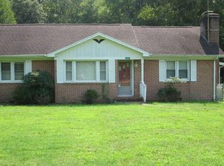 257 Taylors Creek Rd, Weems, VA 22576