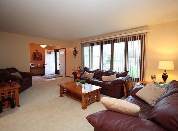 4th image of 15428 S Cranberry Ct