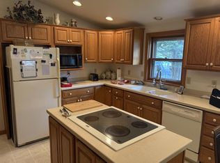 1235 Viebahn St, Manitowoc, WI 54220