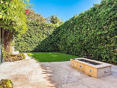 HUGE Private rear yard with gas Fire Pit