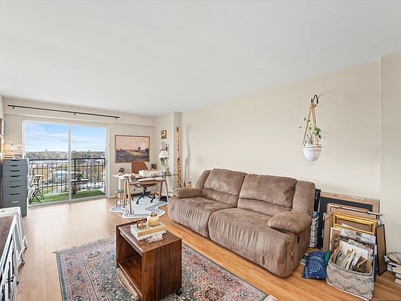 4th image of 7141 N Kedzie Ave APT 1212