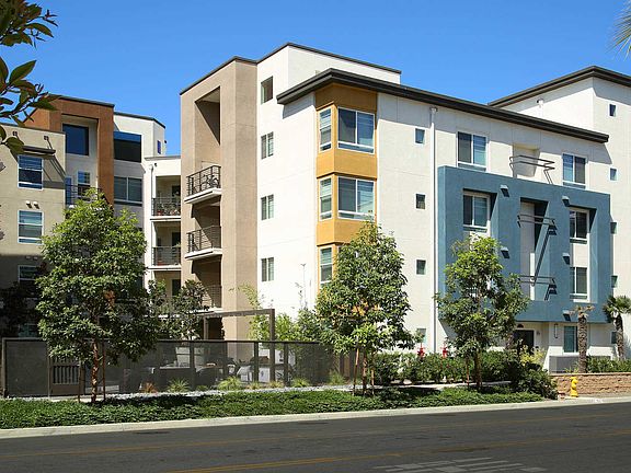 The Kelvin Apartments Building