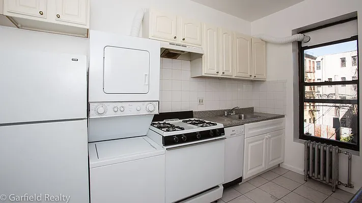 Rented by Garfield Realty  | media 24