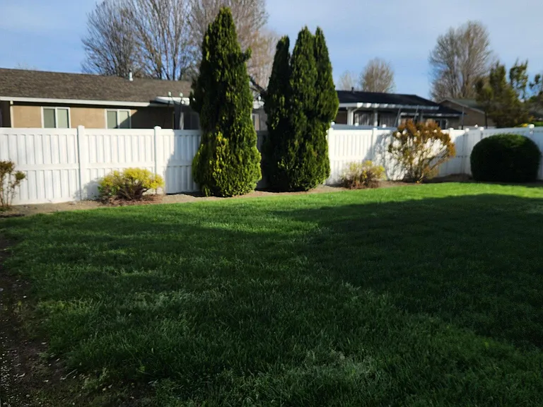 3360 Southwood Dr — Photo 2