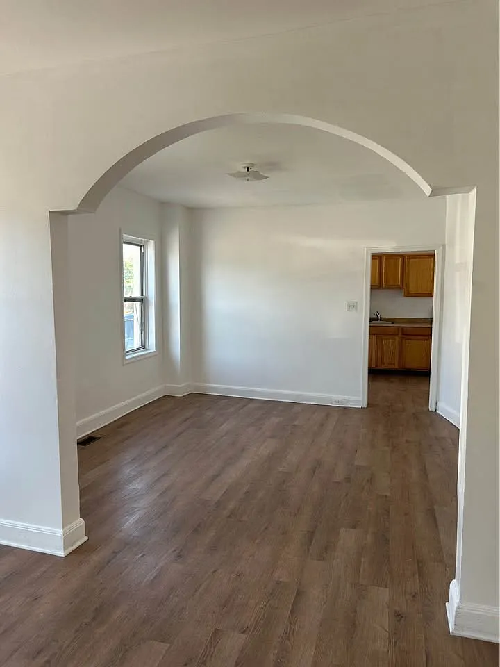5 bed, 1724 sqft, $2,300 — Photo 4