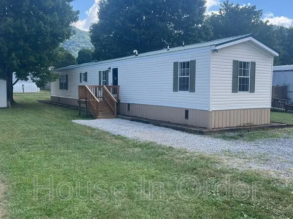 51 Cactus Dr, Waynesville, NC 28785