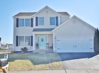 1050 Oxford Dr N, Pataskala, OH 43062