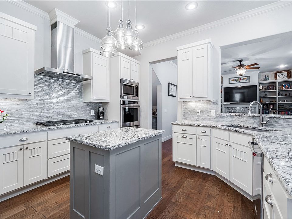 kitchen  8116 N 55th Dr, Glendale, AZ 85302 | MLS #6879734 | Zillow