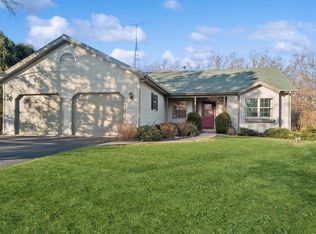 W5630 Sunset Rdg, Walworth, WI 53184
