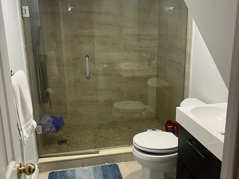 6 Ray Ave — Photo 12