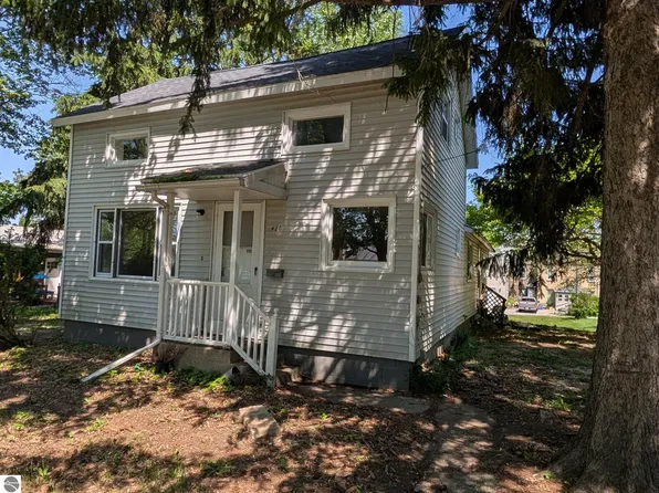 420 N Maple St, Ithaca, MI 48847
