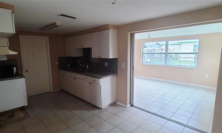 5305 Hawk Dr — Photo 4