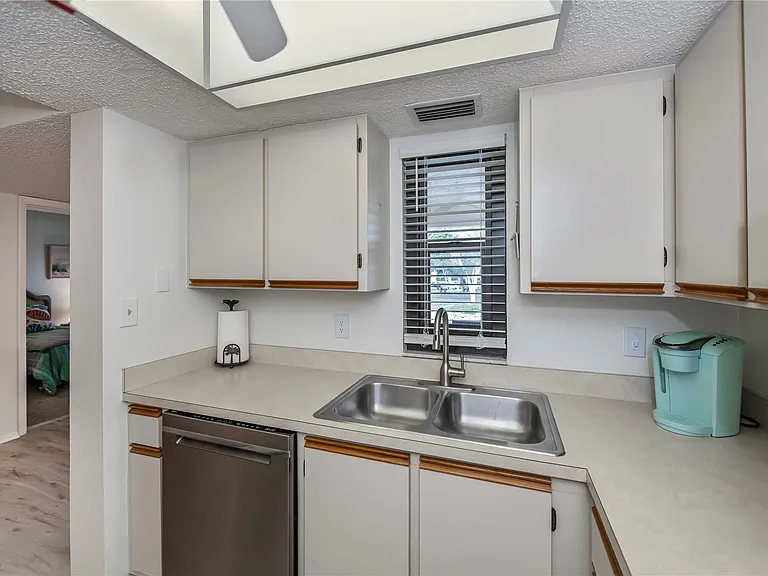 19505 Quesada Ave #U201 — Photo 9