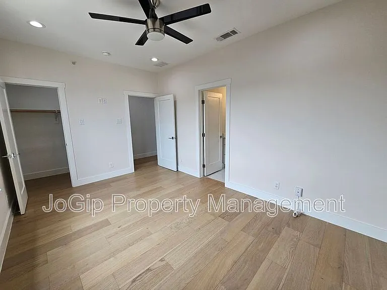 2620 Valley View Ln #102 — Photo 33