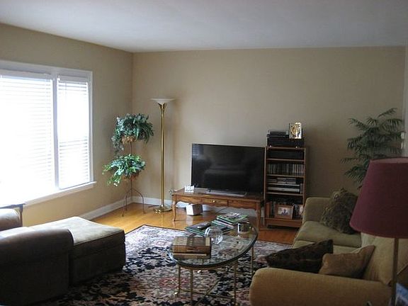 3rd image of 130 Ann St