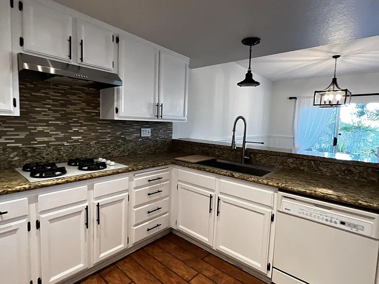 1888 Matin Cir — Photo 19