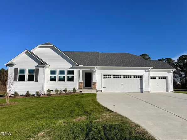 250 Paint Horse Dr, Benson, NC 27504