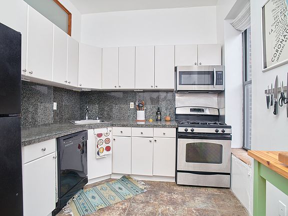 3rd image of 113 W 122nd St APT 3
