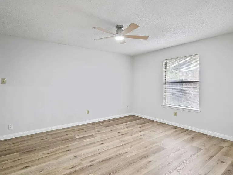 1824 Family Cir — Photo 14