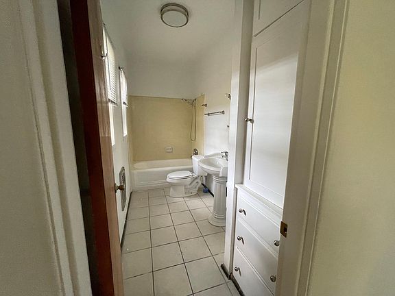 4th image of 3878 Van Dyke Ave #C