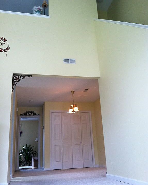 1st image of 106 Crestwood Ct