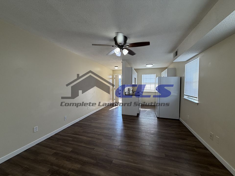 1st image of 820 Poplar St APT 1
