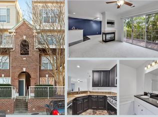 4105 Lexington Ct APT 304, Fairfax, VA 22030
