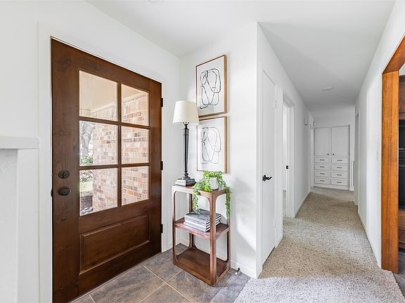 5th image of 1015 Bluebonnet St