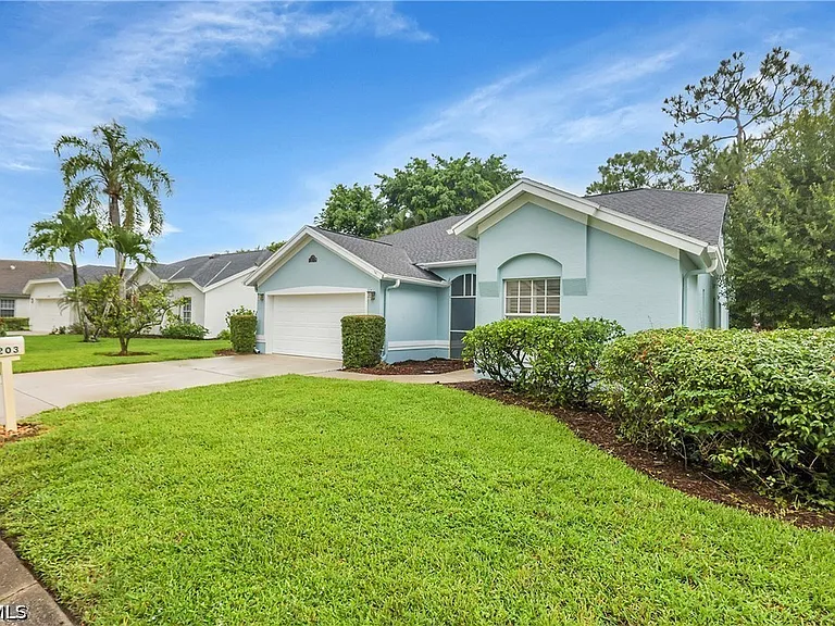 22203 Seashore Cir — Photo 3