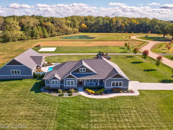 3002 Boice Dr, Birch Run, MI 48415