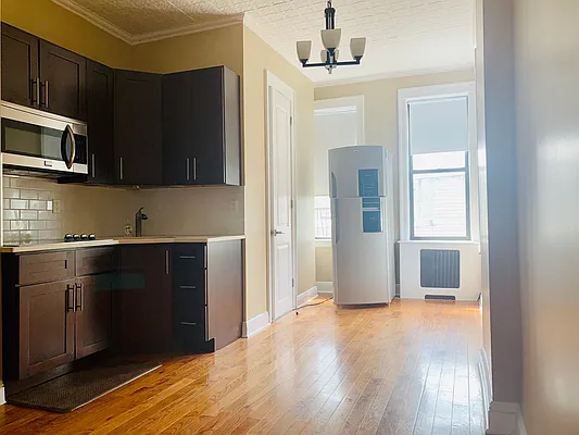 Rented by MySpaceNYC | media 2