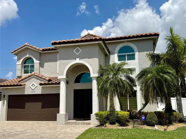 18423 NW 9th St, Pembroke Pines, FL 33029