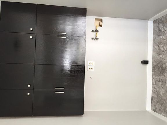 3rd image of 1630 W Kings Hwy APT 2