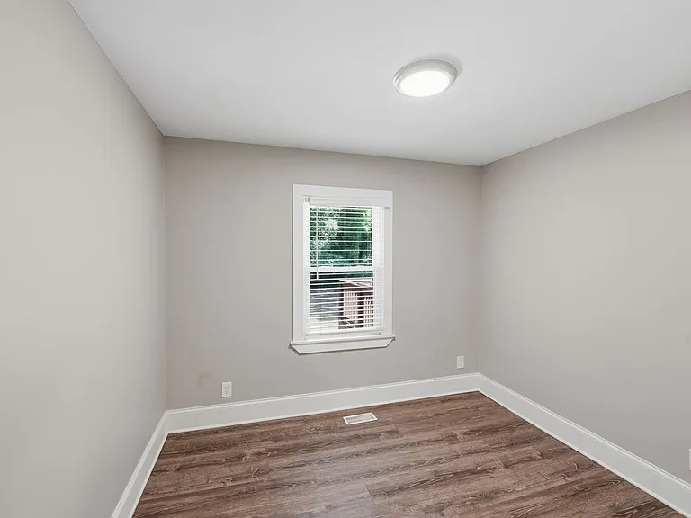 4239 Dinglewood Ave — Photo 23