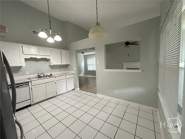137 Ropemaker Ln — Photo 6