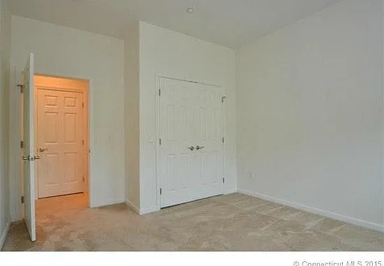 1 King Philip Dr — Photo 7