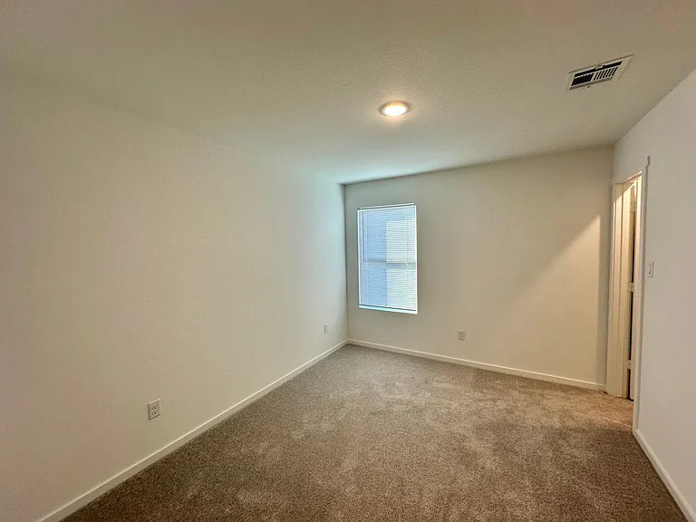 1513 Good Prairie Ave — Photo 7