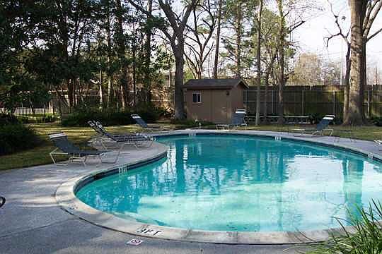 4th image of 8960 Chatsworth Dr #8960