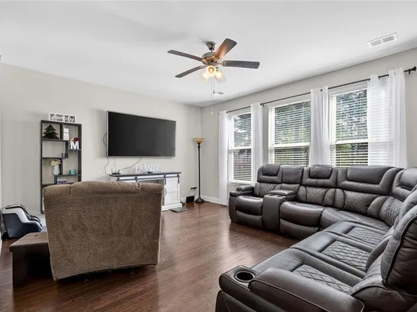 1817 Highland Creek Dr, Monroe, GA 30656