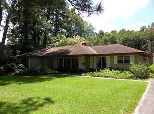 1012 Lakeshore Dr, Pineville, LA 71360