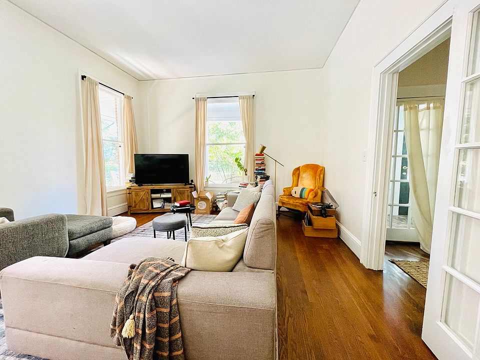 1st image of 512 Watts St APT 2
