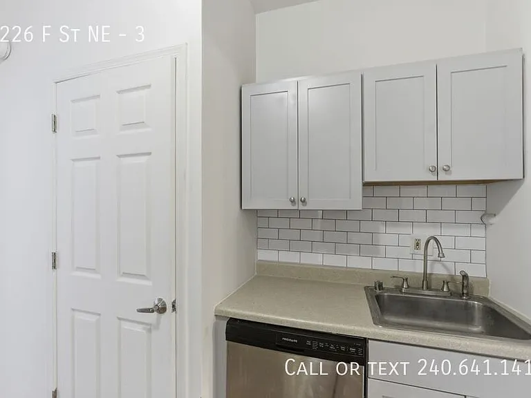 1226 F St NE #3 — Photo 7