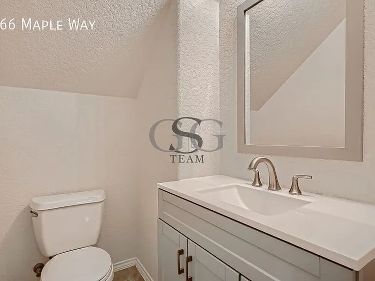 366 Maple Way — Photo 4