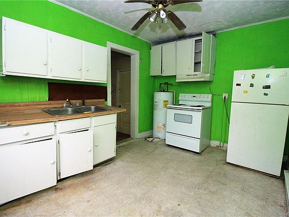 4th image of 1120 Saint James St