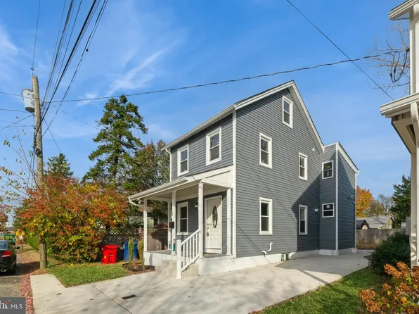 27 Cherry St, Medford, NJ 08055