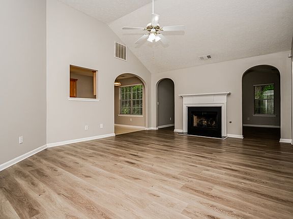 3rd image of 1840 Courtyard Ln