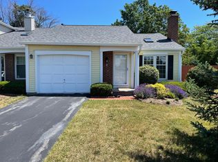 2 Old Pine Ln, Rochester, NY 14615