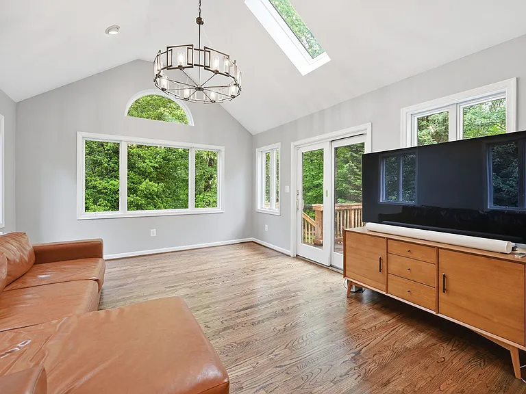 2506 Pinoak Ln — Photo 8