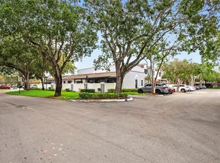 11608 NW 11th St, Pembroke Pines, FL 33026